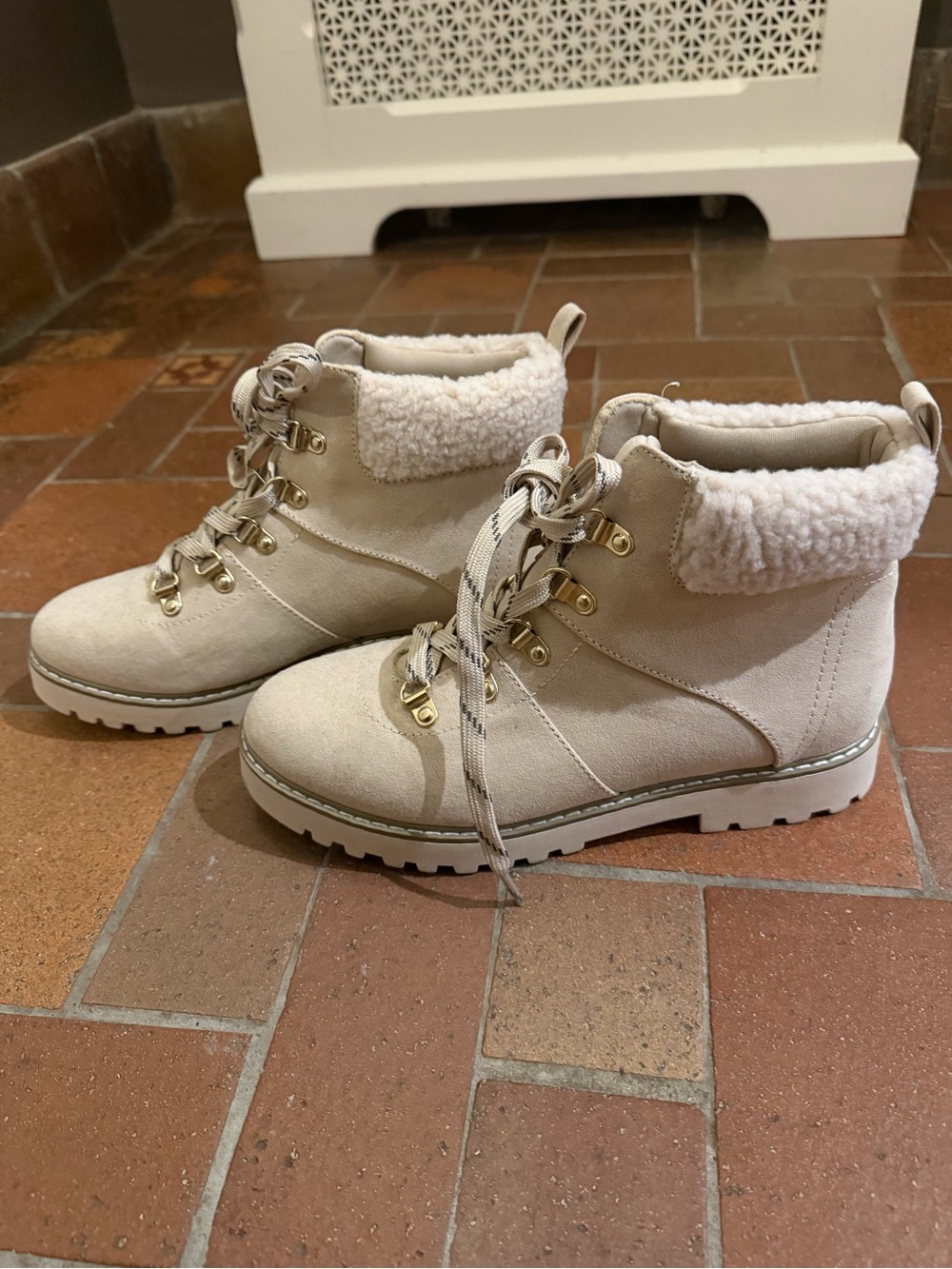 Cozy Lace-Up Ankle Boots with Sherpa Collar - Cream
